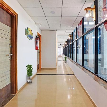 Hotel Solitaire, Best Luxurious Hotel Ac Rooms In Surat Bagian luar foto
