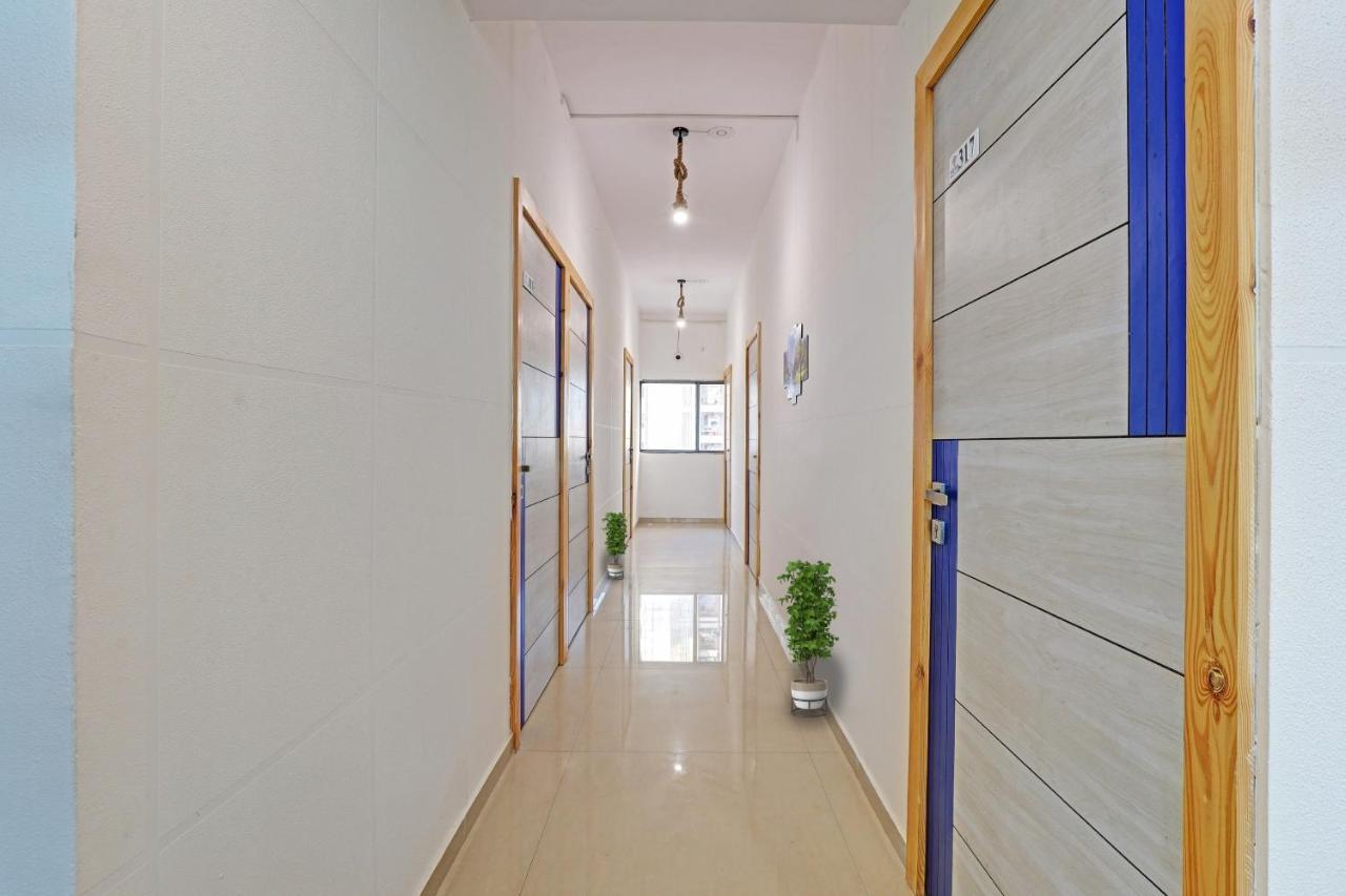 Hotel Solitaire, Best Luxurious Hotel Ac Rooms In Surat Bagian luar foto