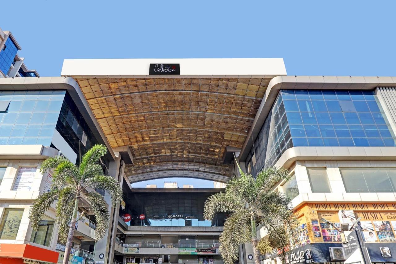 Hotel Solitaire, Best Luxurious Hotel Ac Rooms In Surat Bagian luar foto