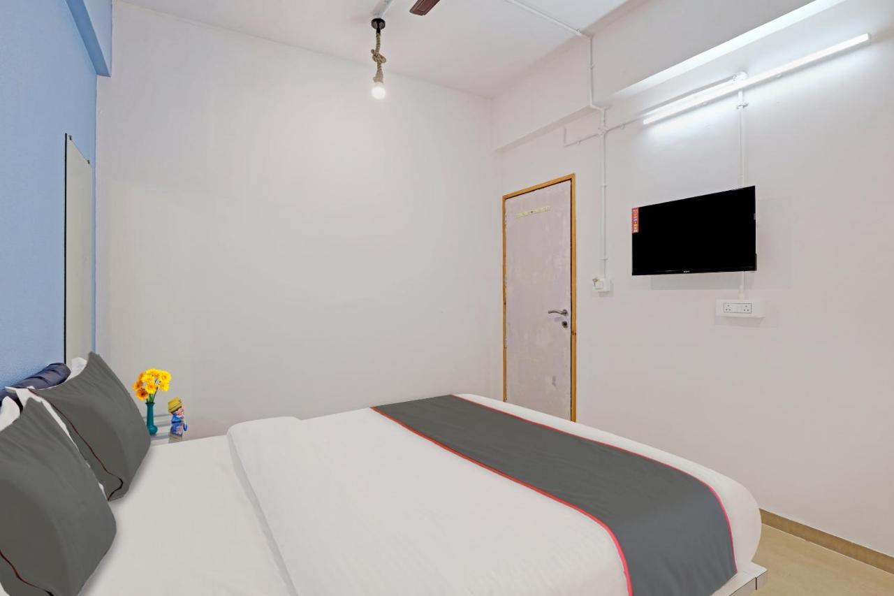 Hotel Solitaire, Best Luxurious Hotel Ac Rooms In Surat Bagian luar foto