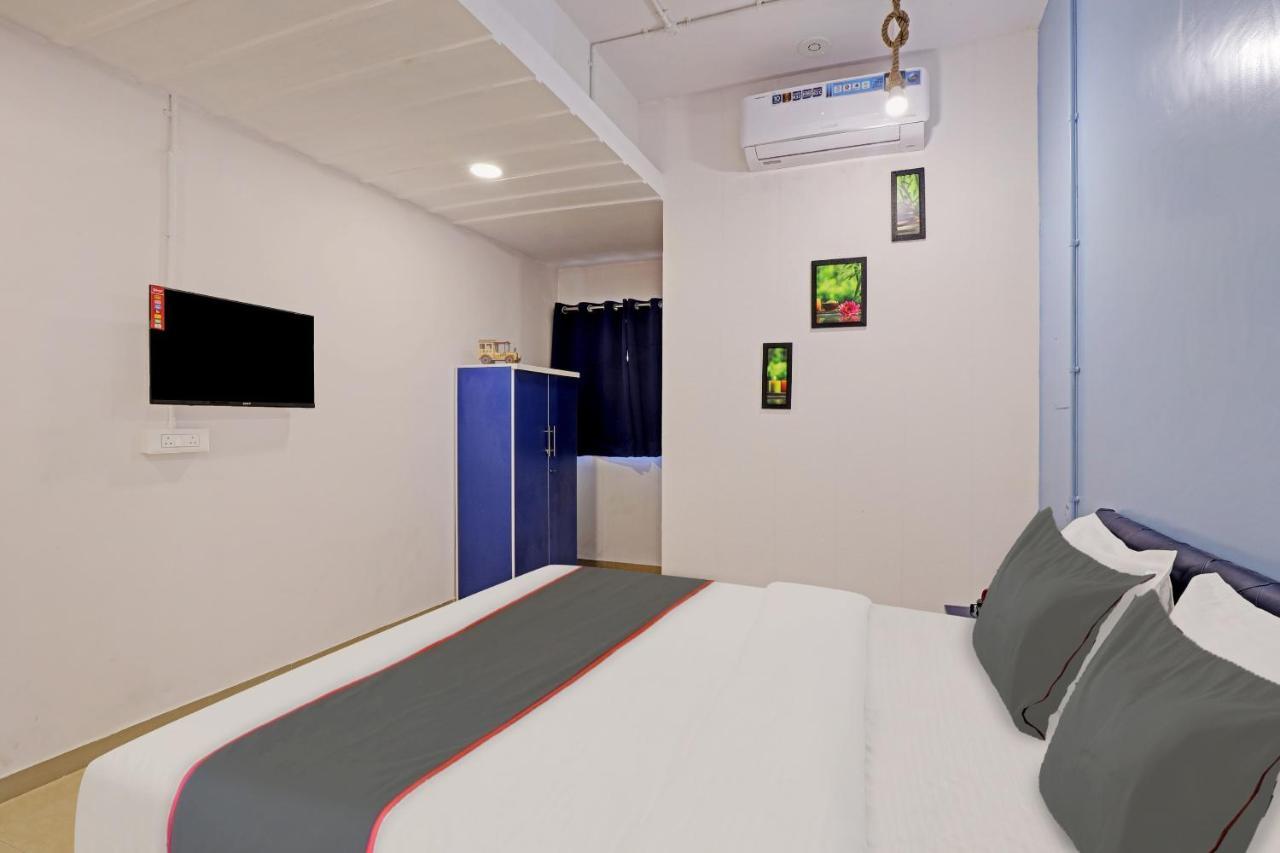 Hotel Solitaire, Best Luxurious Hotel Ac Rooms In Surat Bagian luar foto