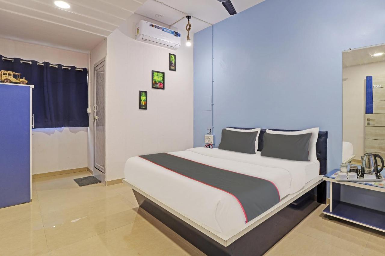 Hotel Solitaire, Best Luxurious Hotel Ac Rooms In Surat Bagian luar foto